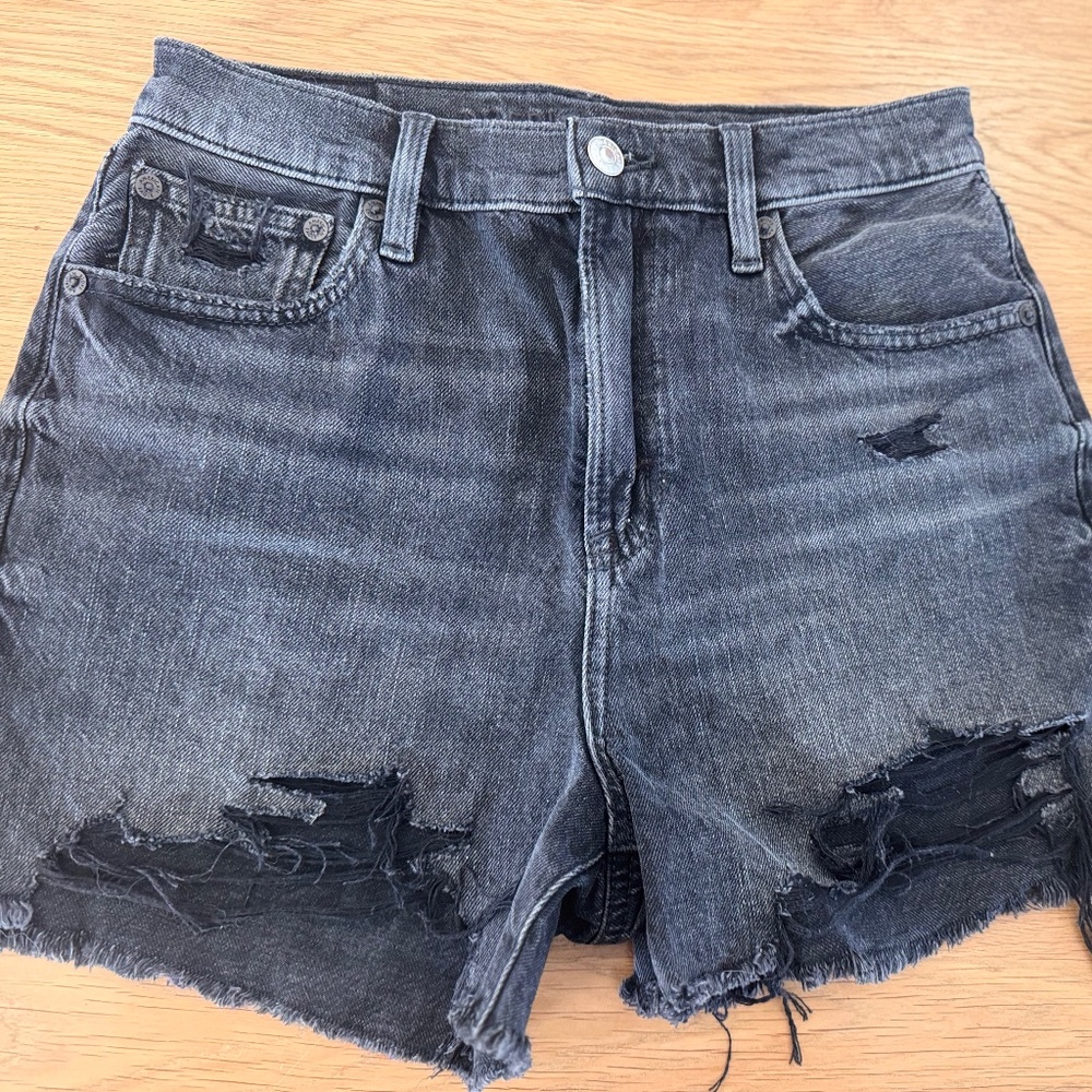 American eagle black shorts
